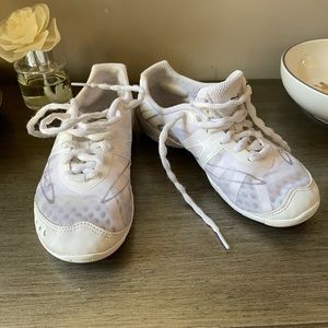Nfinity cheer shoes